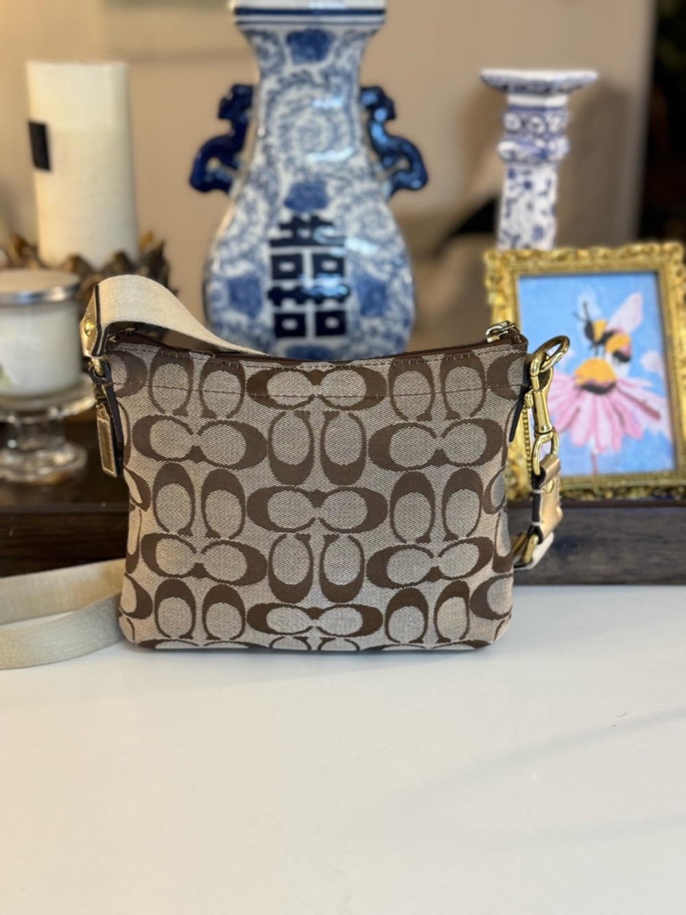 🤎 COACH PENELOPE SIGNATURE TAN AND BROWN CROSSBODY BAG. - Picture 5 of 16